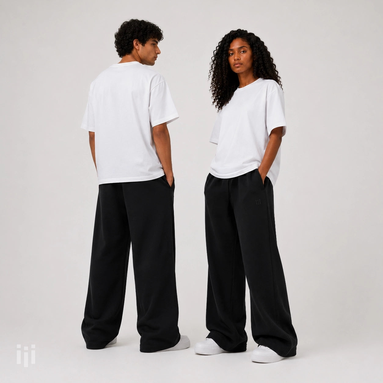 Black - Relaxed Sweatpants