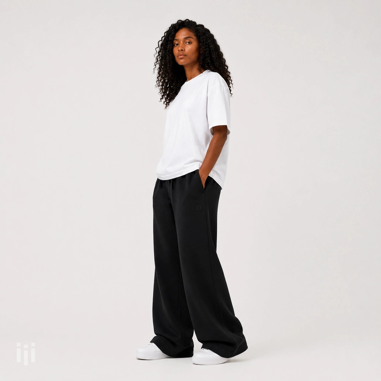 Black - Relaxed Sweatpants